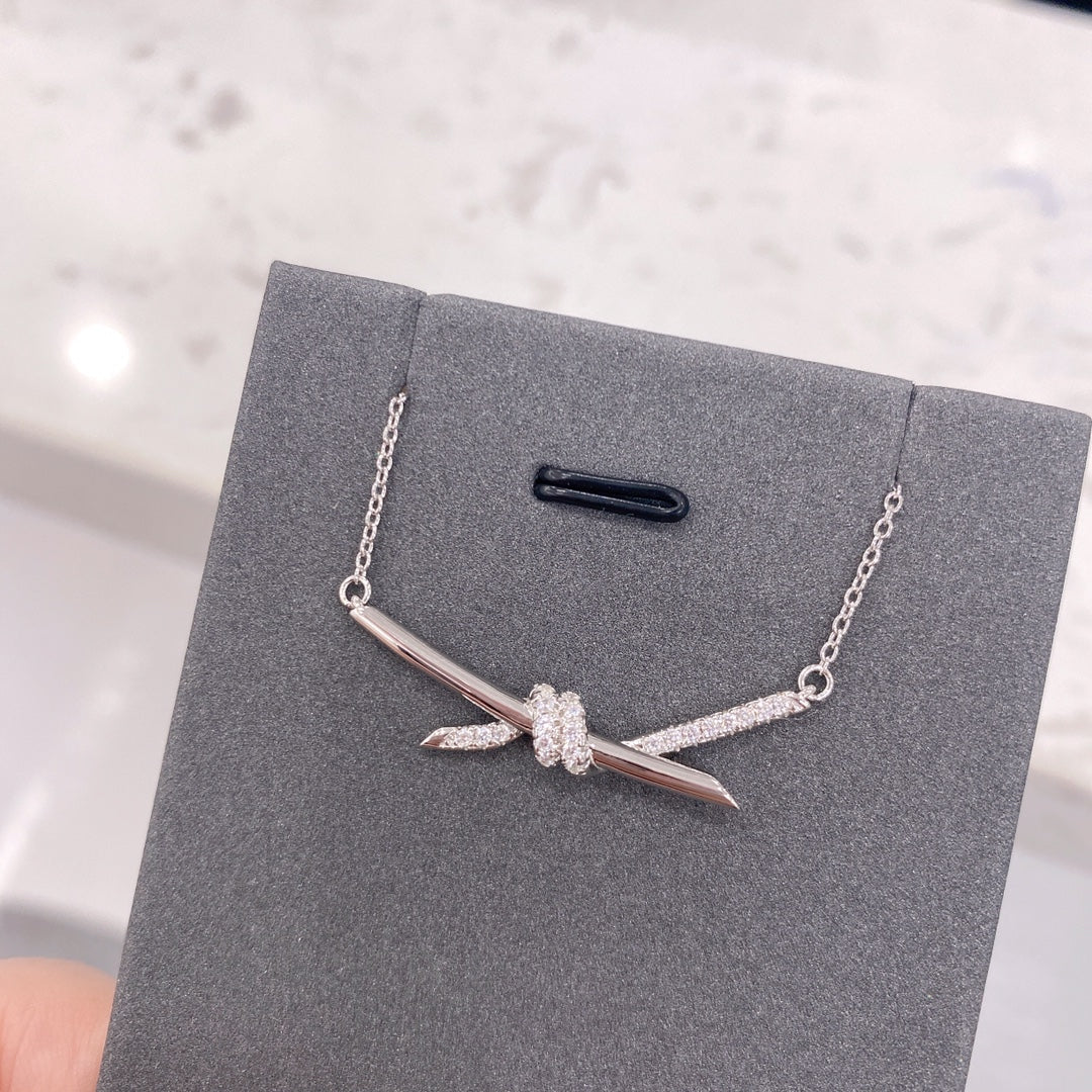 [Dawnora Jewelry]KNOT NECKLACE DIAMONDS