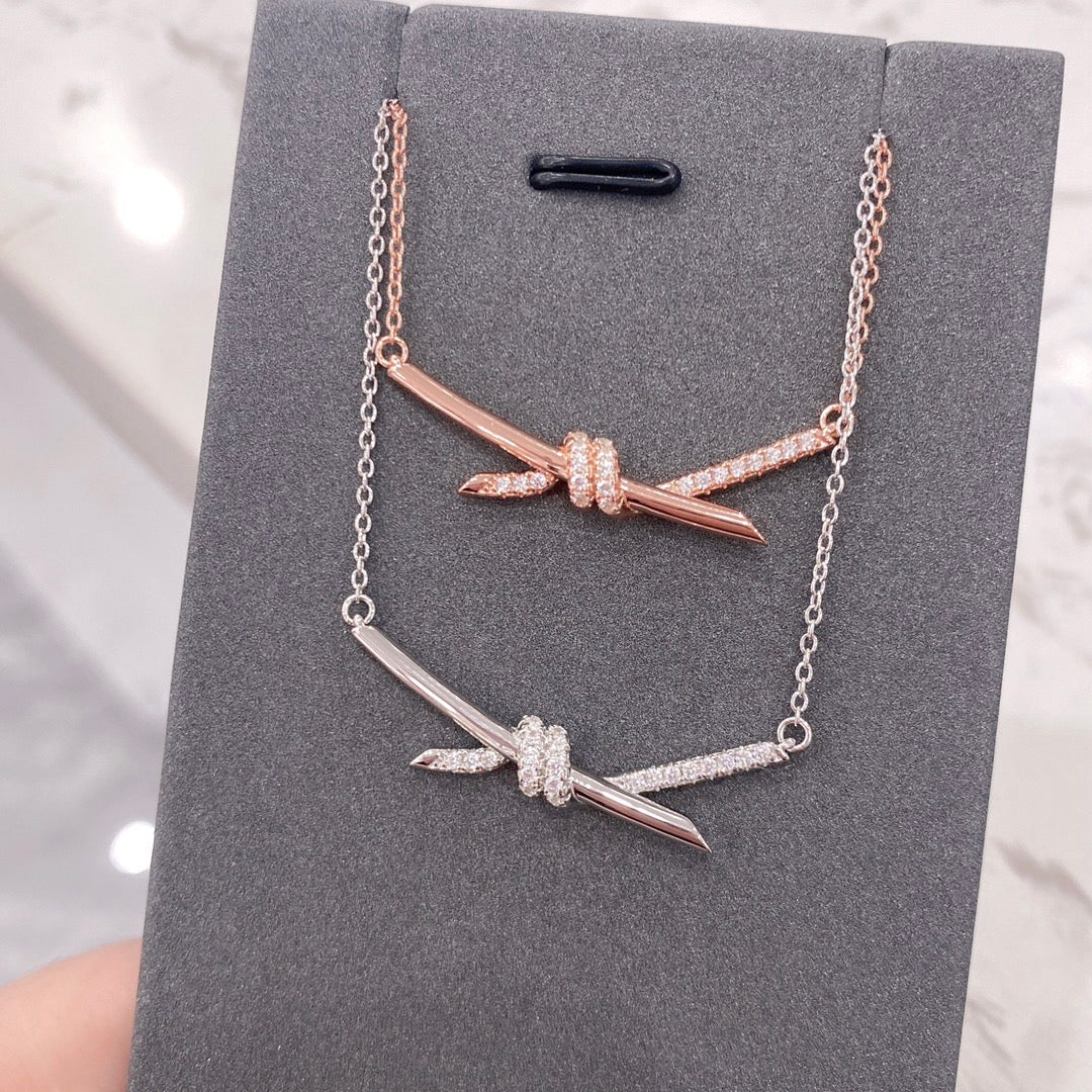[Dawnora Jewelry]KNOT NECKLACE DIAMONDS