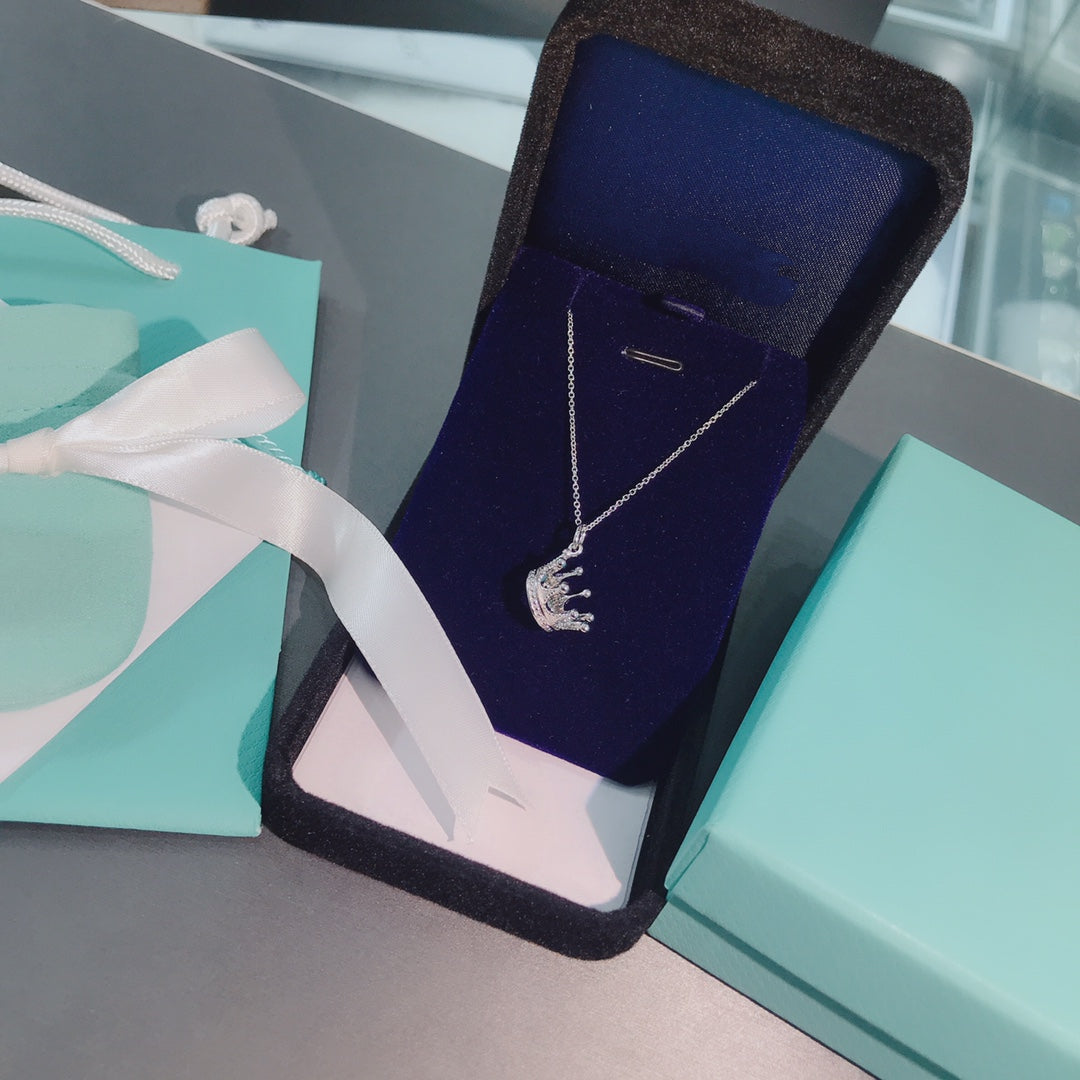 [Dawnora Jewelry]CROWN PEDANT NECKLACE