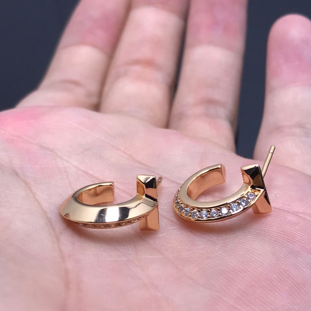 [Dawnora Jewelry]T HOOP DIAMOND EARRINGS