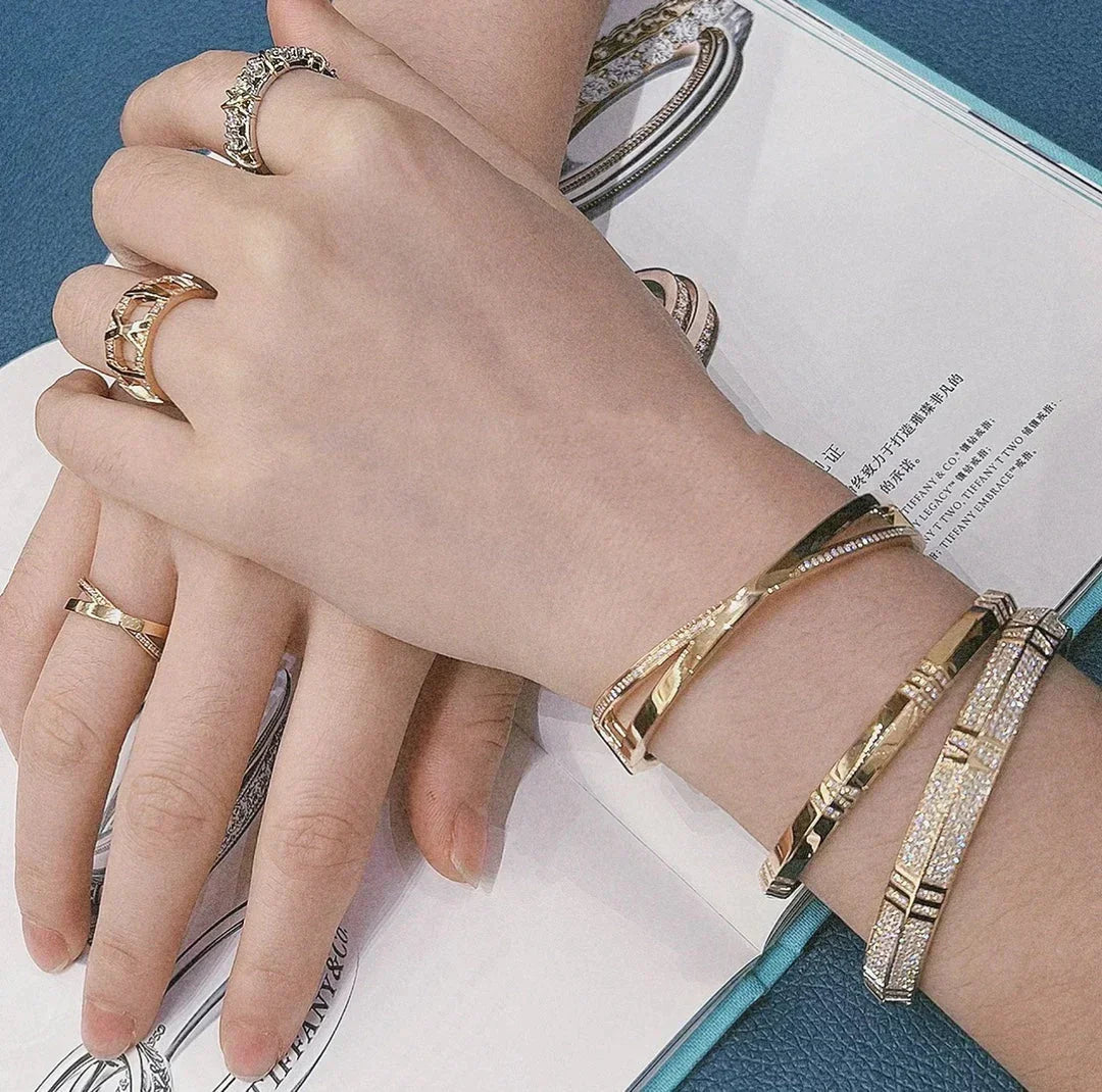 [Dawnora Jewelry]NARROW HINGED BANGLEIN WITH DIAMONDS SMALL