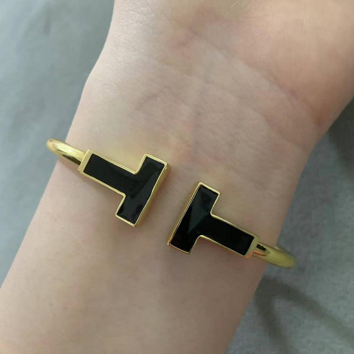 [Dawnora Jewelry]T WIDE ONYX OPEN BRACELET