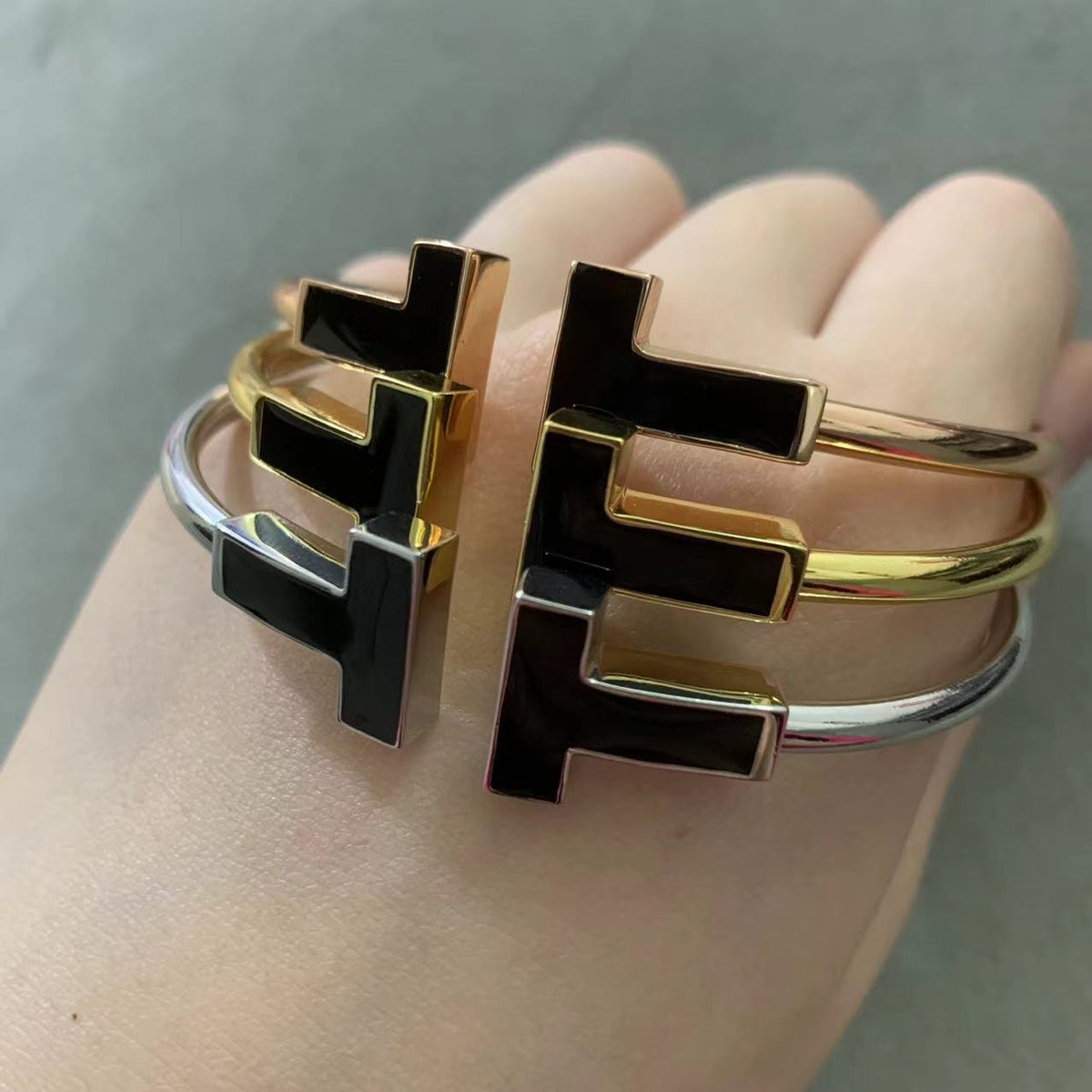 [Dawnora Jewelry]T WIDE ONYX OPEN BRACELET