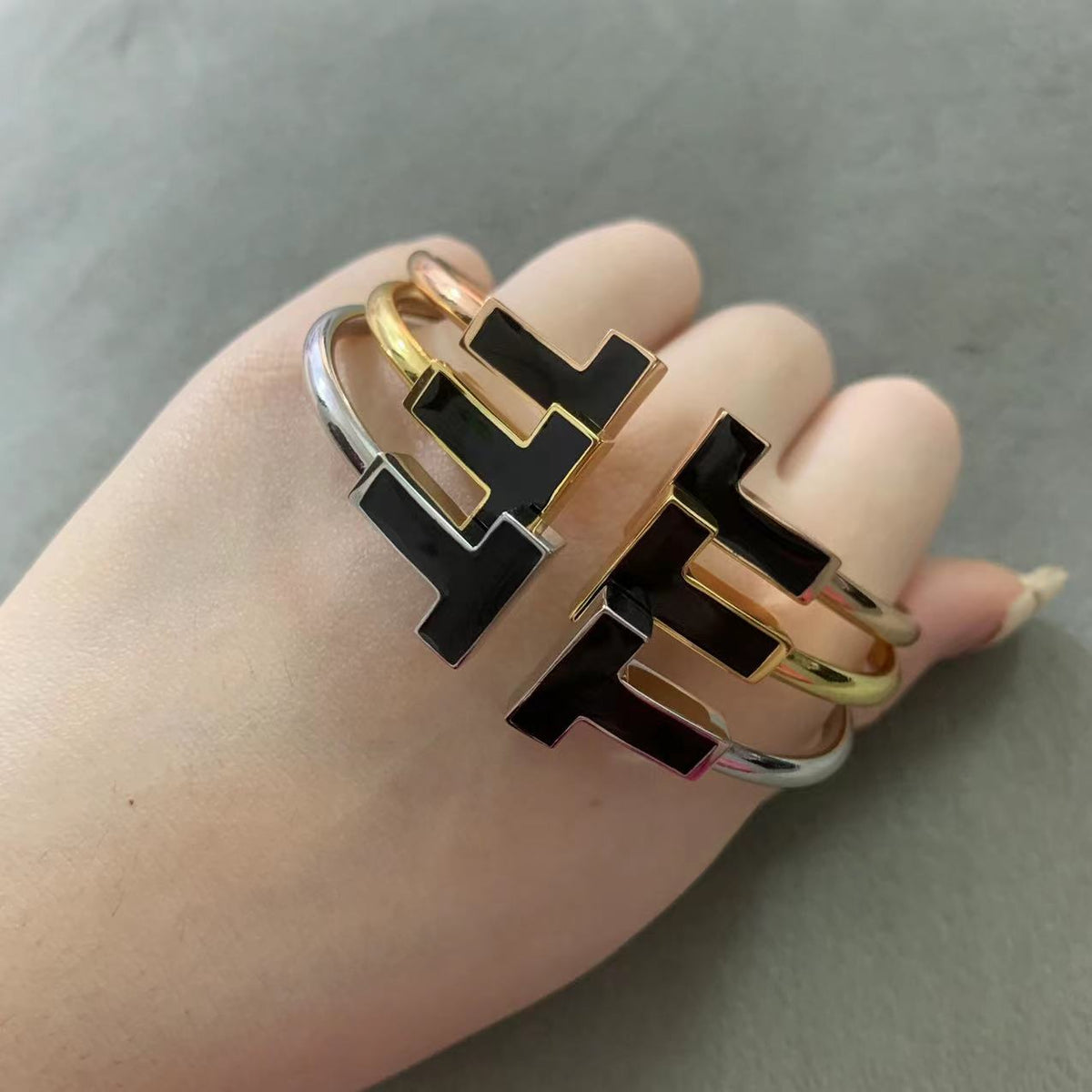 [Dawnora Jewelry]T WIDE ONYX OPEN BRACELET