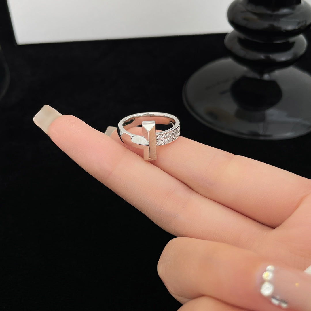 [Dawnora Jewelry]T WIDE DIAMOND RING