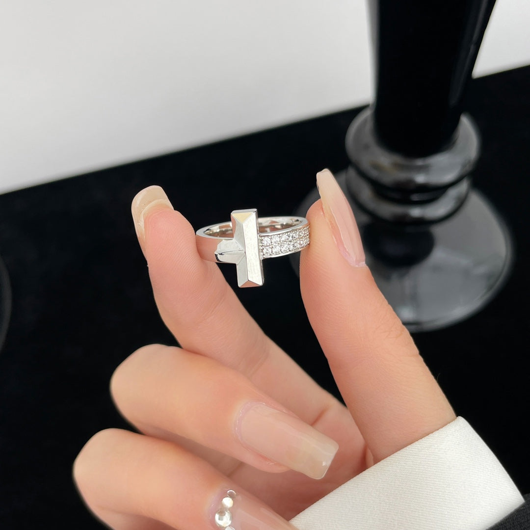 [Dawnora Jewelry]T WIDE DIAMOND RING