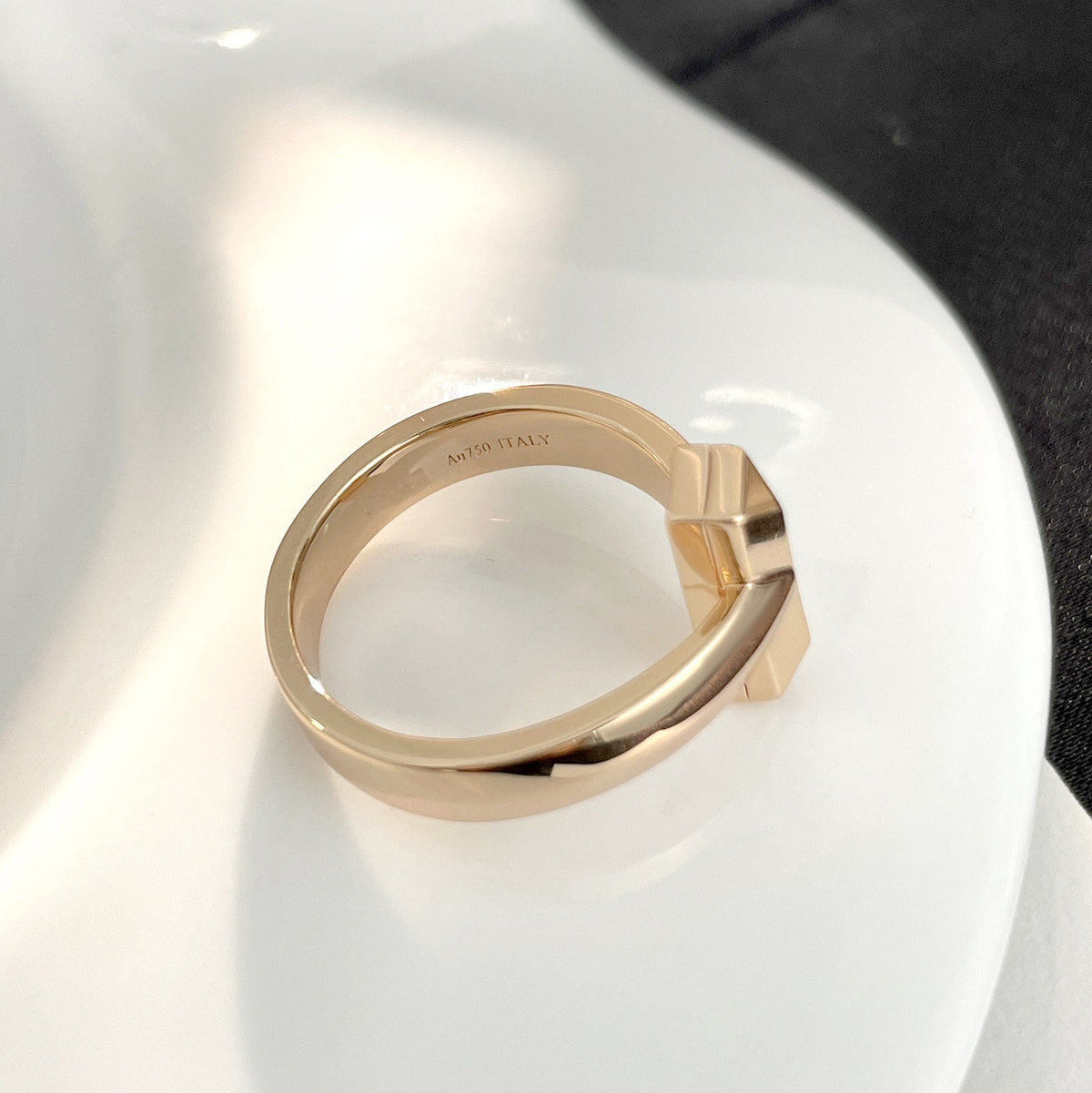 [Dawnora Jewelry]T WIDE DIAMOND RING