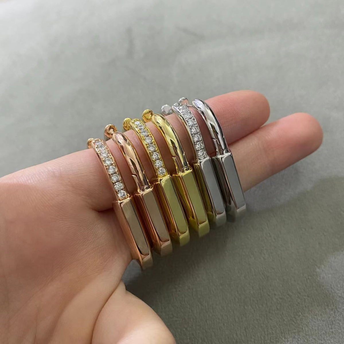 [Dawnora Jewelry]LOCK MEDIUM DIAMNOND EARRINGS
