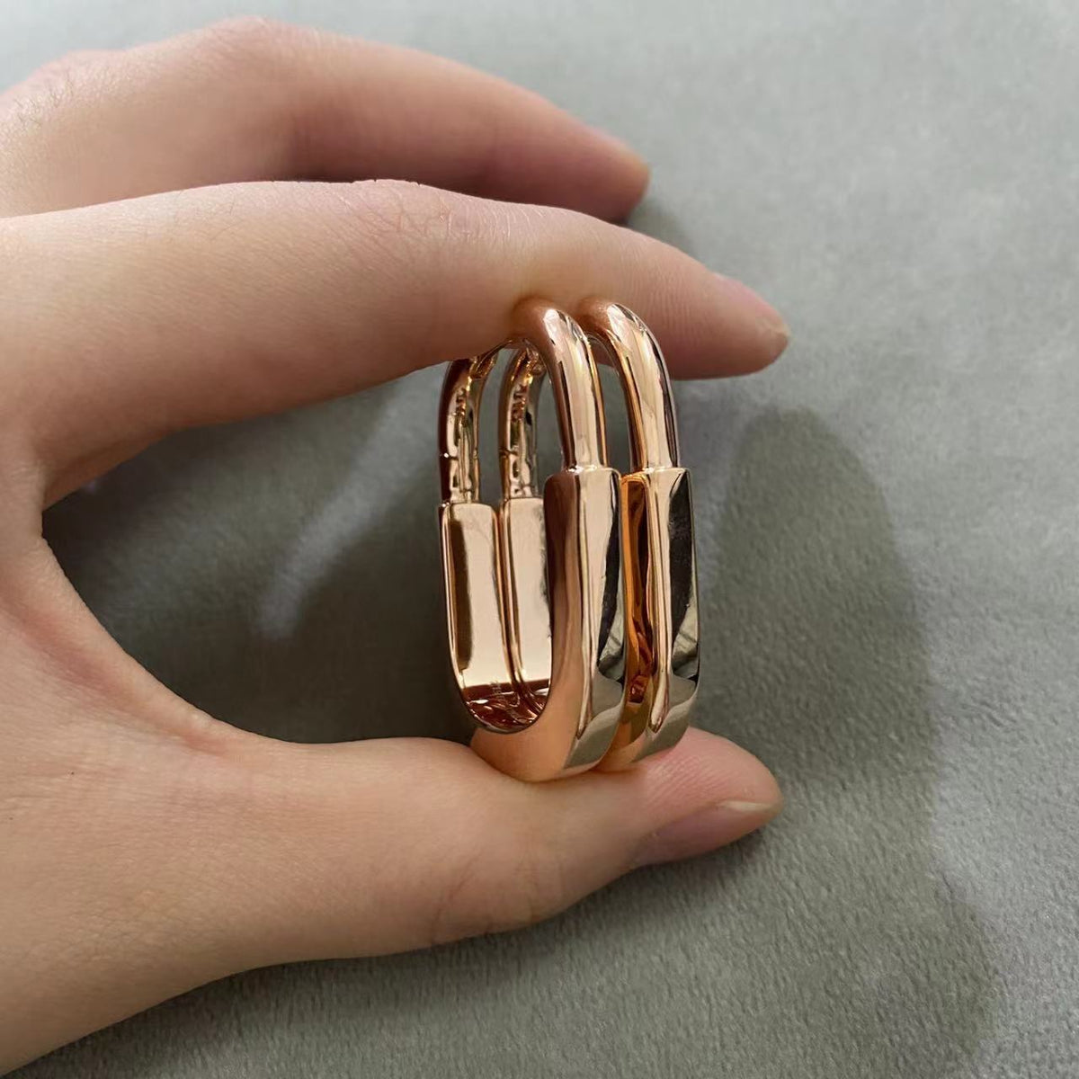 [Dawnora Jewelry]LOCK MEDIUM EARRINGS