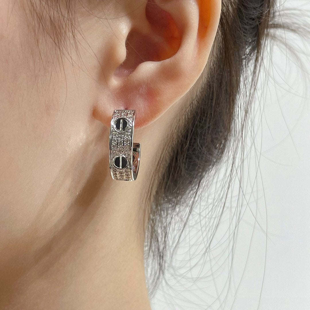 [Dawnora Jewelry]LOVE CERAMIC DIAMOND PAVED SILVER EARRINGS