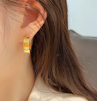 [Dawnora Jewelry]LOVE 5.5MM 1 DIAMOND EARRINGS