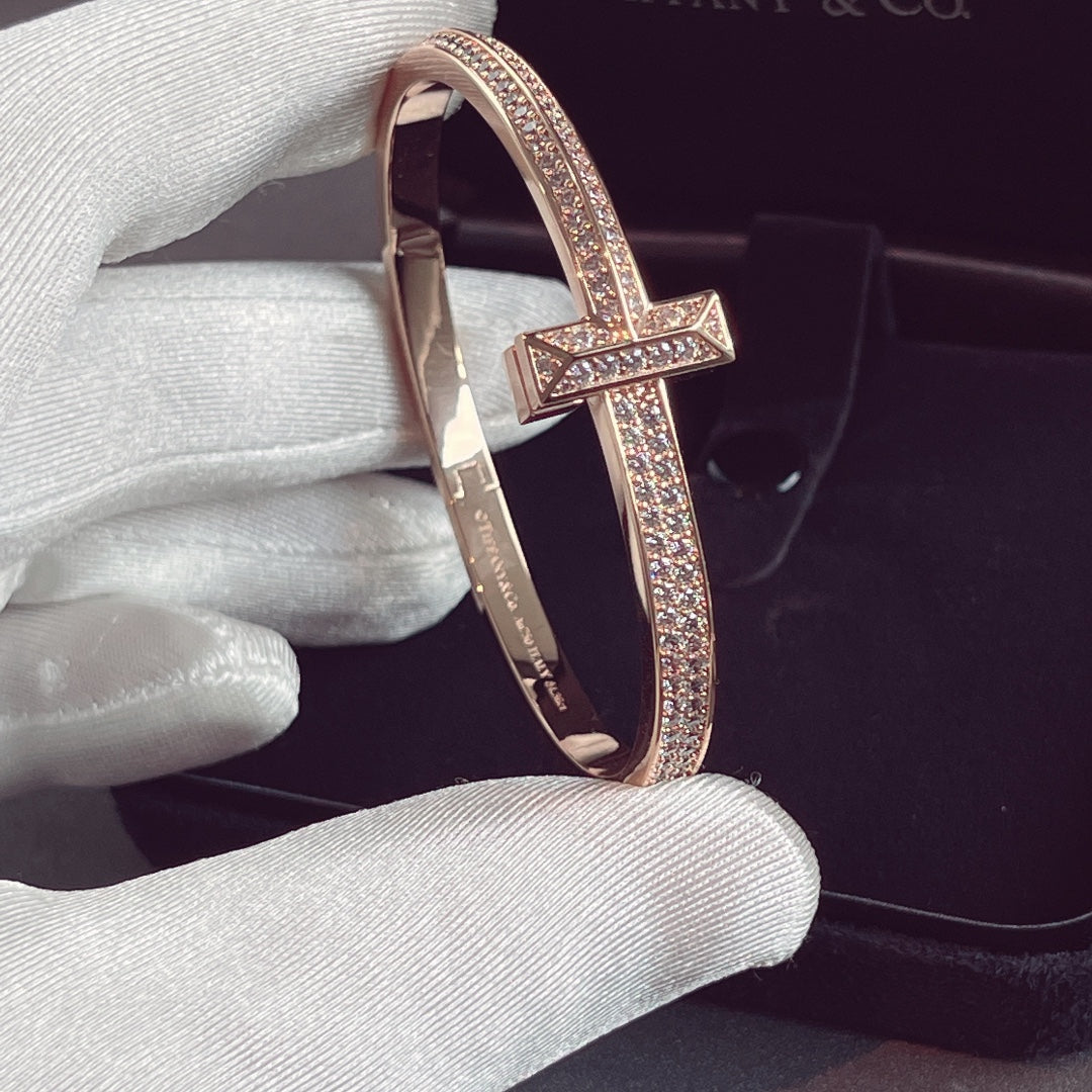 [Dawnora Jewelry]T1 WIDE HINGED BANGLE DIAMOND PAVED BRACELET
