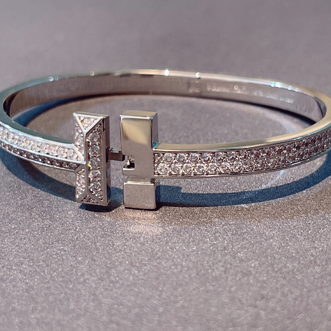 [Dawnora Jewelry]T1 WIDE HINGED BANGLE DIAMOND PAVED BRACELET