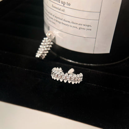 [Dawnora Jewelry]CLASH SMALL HOOP EARRINGS