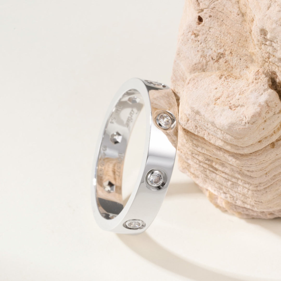 [Dawnora Jewelry]LOVE 4MM 8 DIAMOND RING