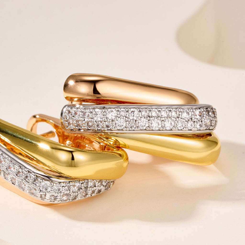[Dawnora Jewelry]TRINITY HALF DIAMOND  CUSHION EARRINGS