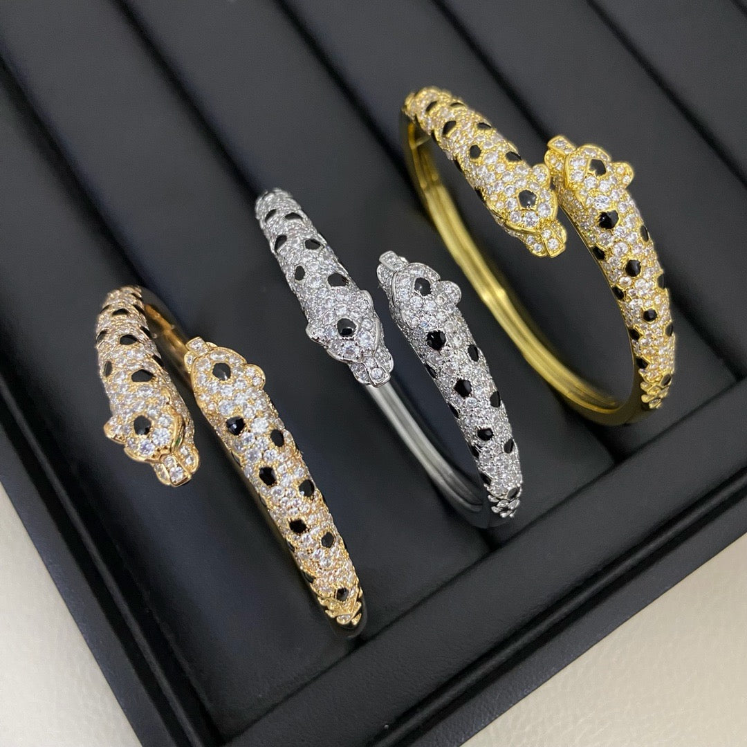 [Dawnora Jewelry]PANTHERE DOUBLE HEADED HALF DIAMOND OPEN BRACELET