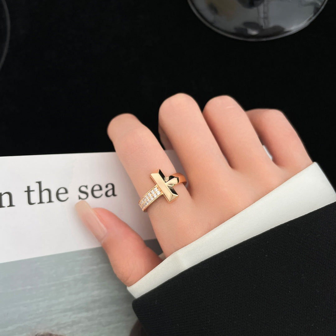 [Dawnora Jewelry]T WIDE DIAMOND RING