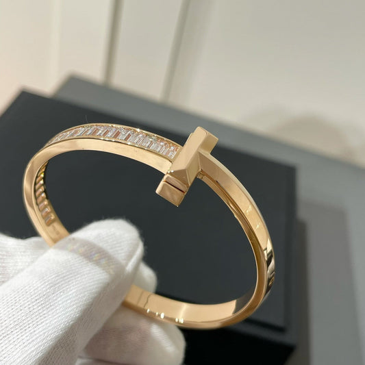 [Dawnora Jewelry]WIDE HINGED BANGLE PINK GOLD WITH BAGUETTE DIAMONDS