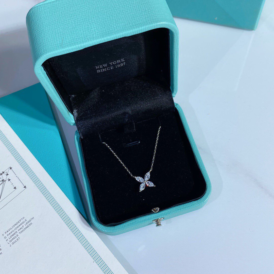 [Dawnora Jewelry]PLATINUM AND DIAMOND VICTORIA PENDANT NECKLACE