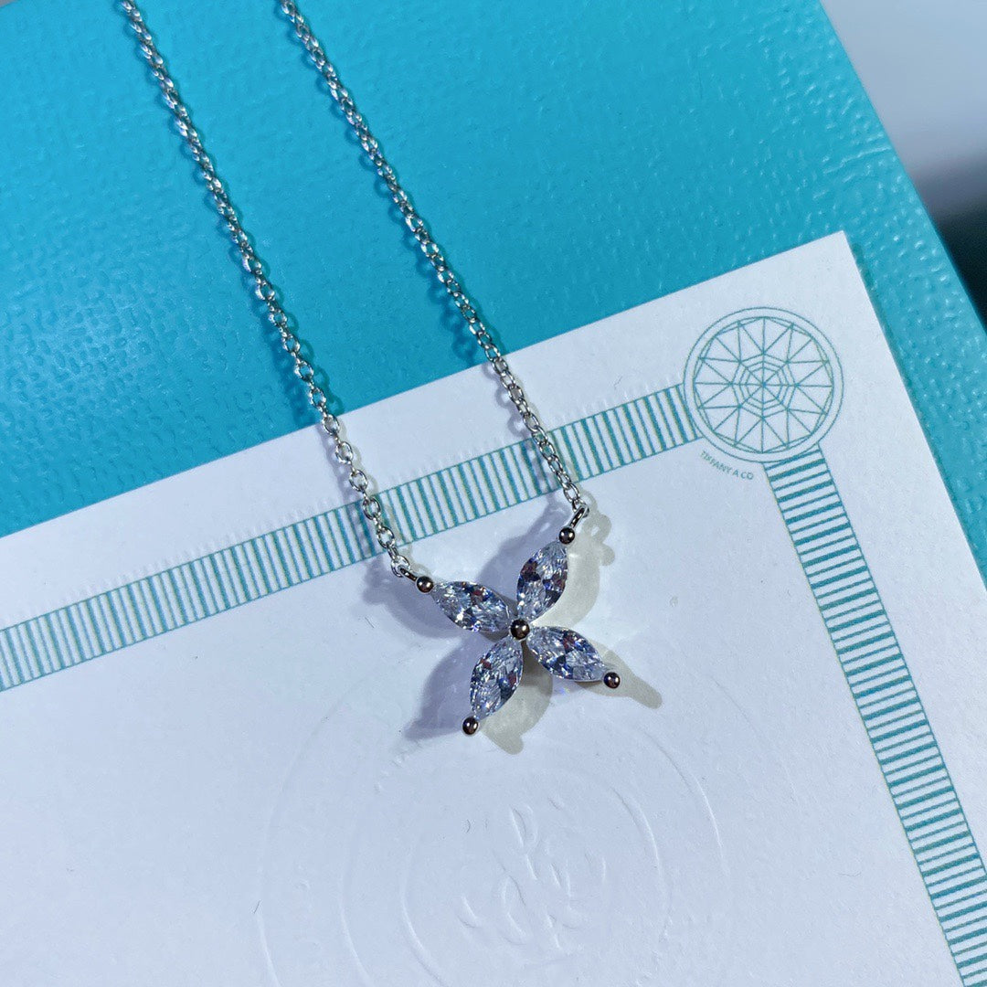 [Dawnora Jewelry]PLATINUM AND DIAMOND VICTORIA PENDANT NECKLACE