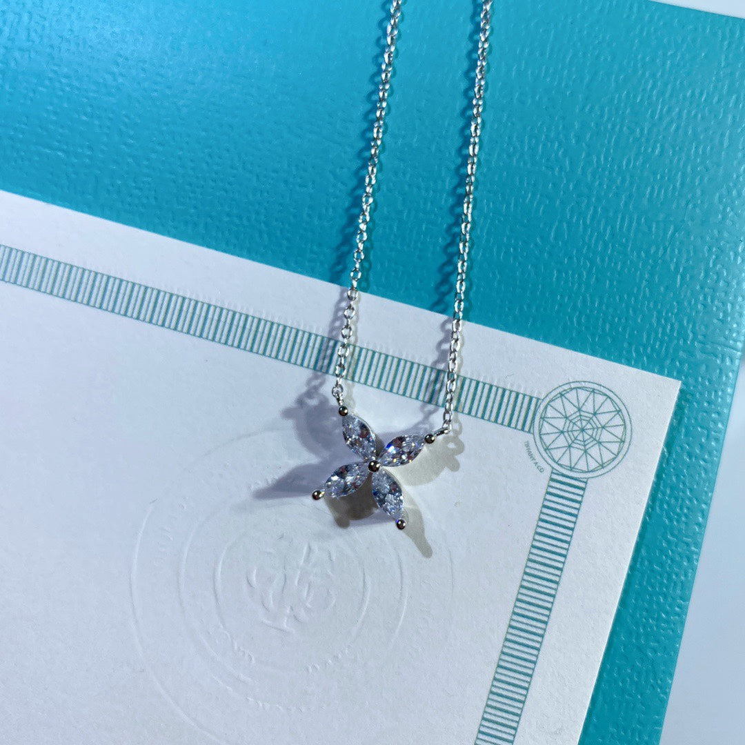 [Dawnora Jewelry]PLATINUM AND DIAMOND VICTORIA PENDANT NECKLACE