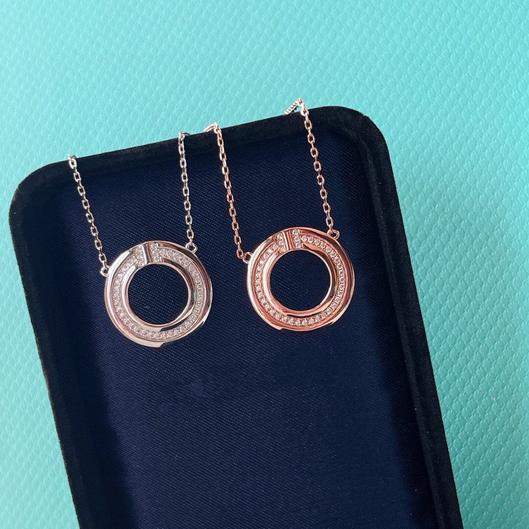 [Dawnora Jewelry]DIAMOND AND MOTHER OF PEARL CIRCLE PENDANT