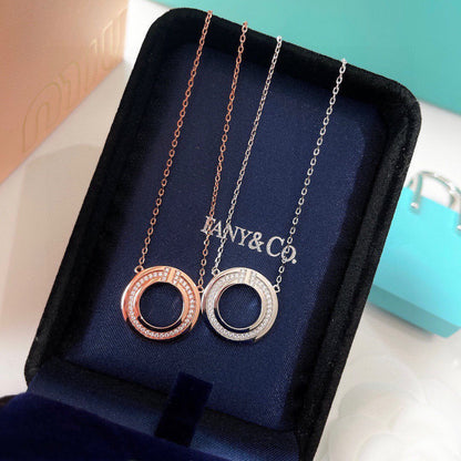 [Dawnora Jewelry]DIAMOND AND MOTHER OF PEARL CIRCLE PENDANT