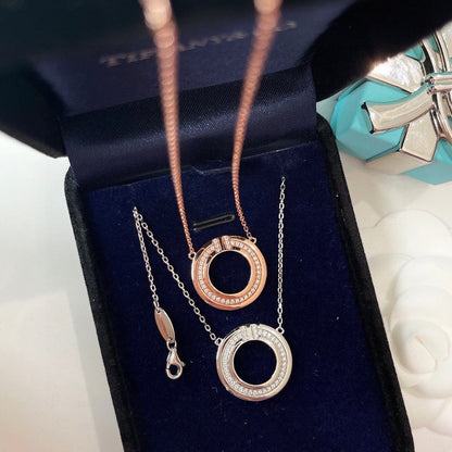 [Dawnora Jewelry]DIAMOND AND MOTHER OF PEARL CIRCLE PENDANT