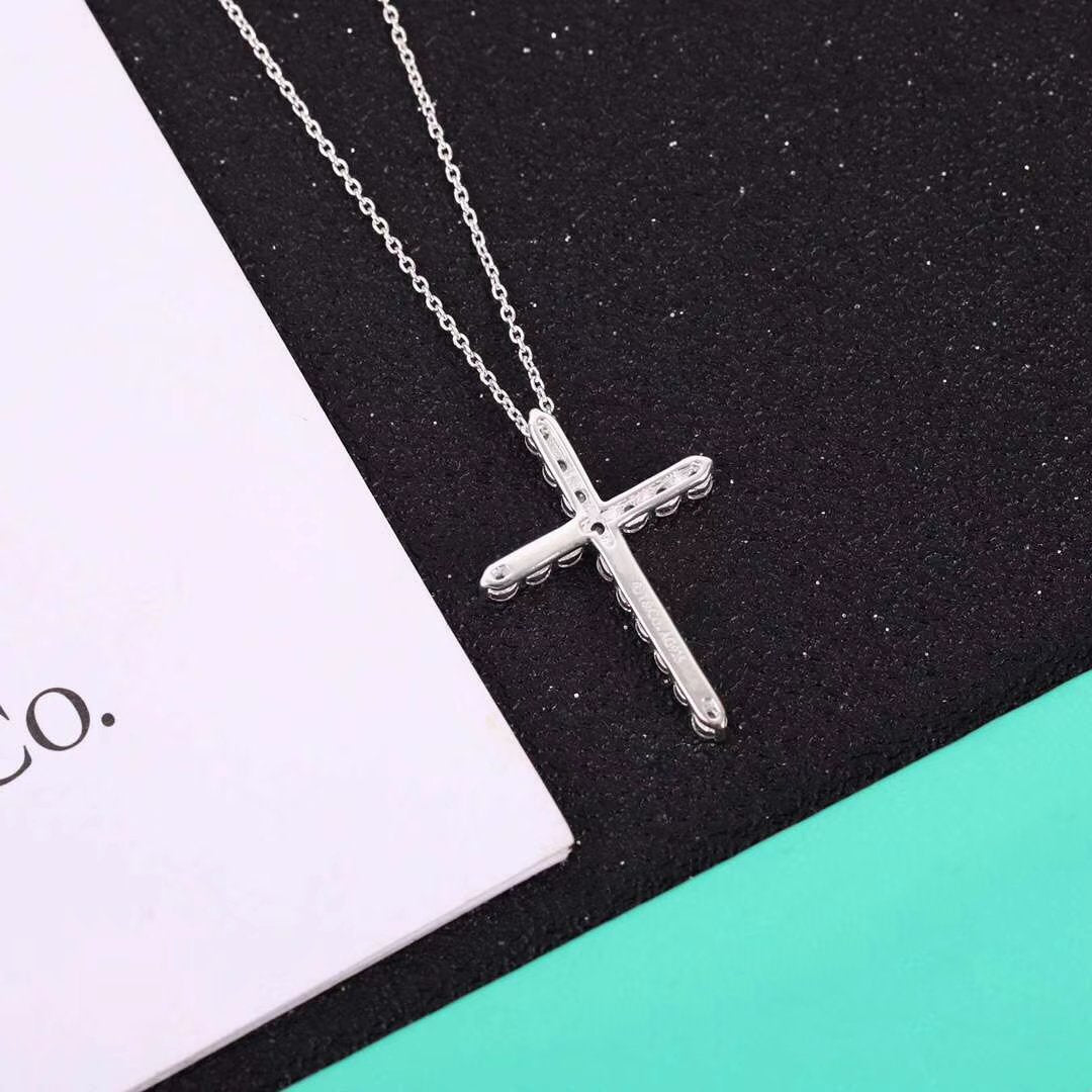 [Dawnora Jewelry]MOISSANITE STONE CROSS PENDANT NECKLACE SIMULATED DIAMOND CROSS CHOKER
