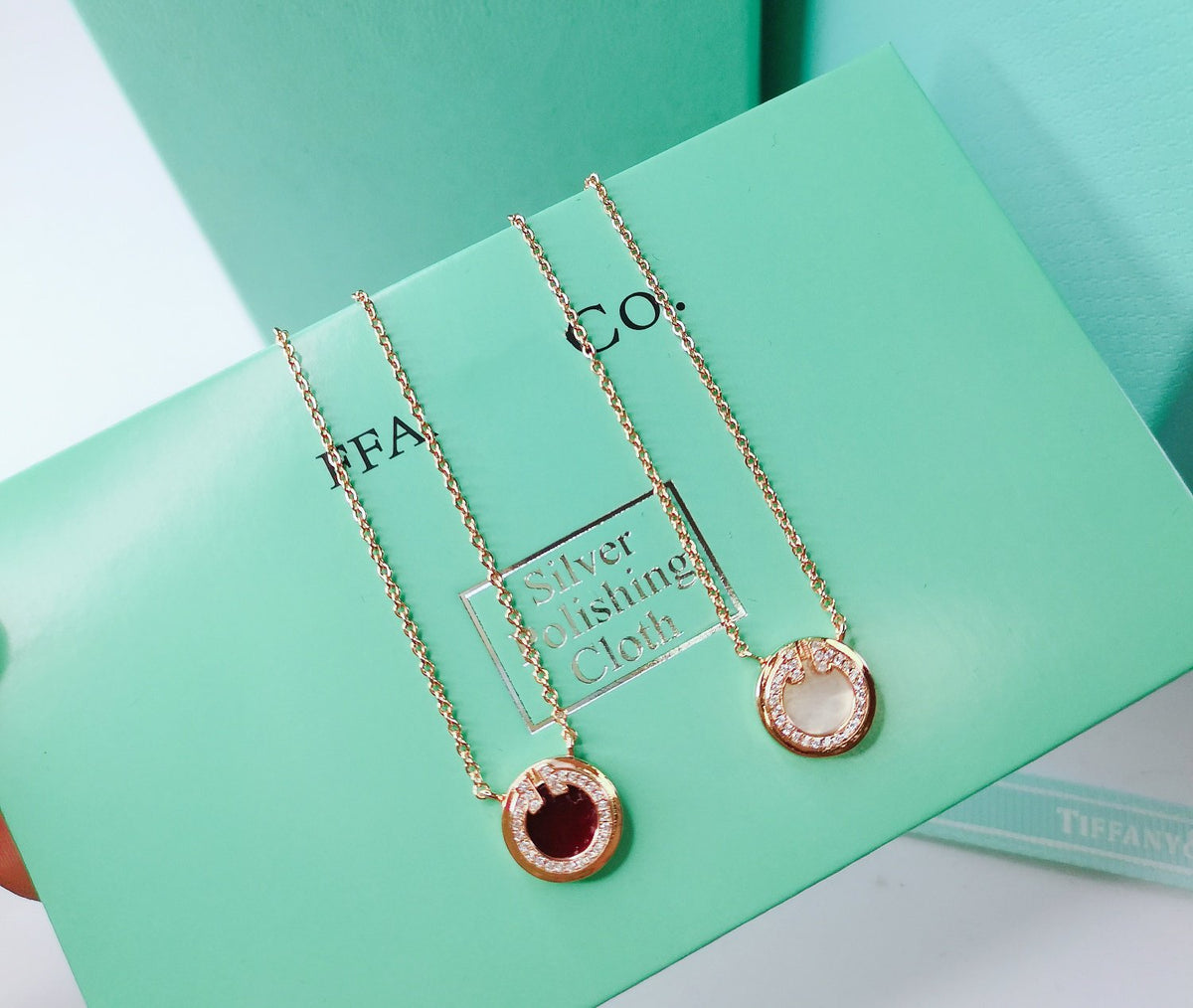 [Dawnora Jewelry]DIAMOND AND MOTHER PEARL CIRCLE NECKLACE PENDANT