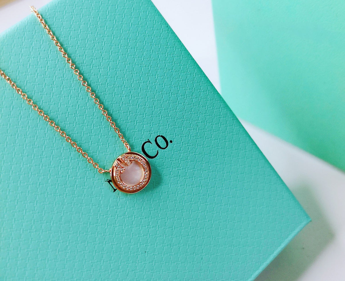 [Dawnora Jewelry]DIAMOND AND MOTHER PEARL CIRCLE NECKLACE PENDANT