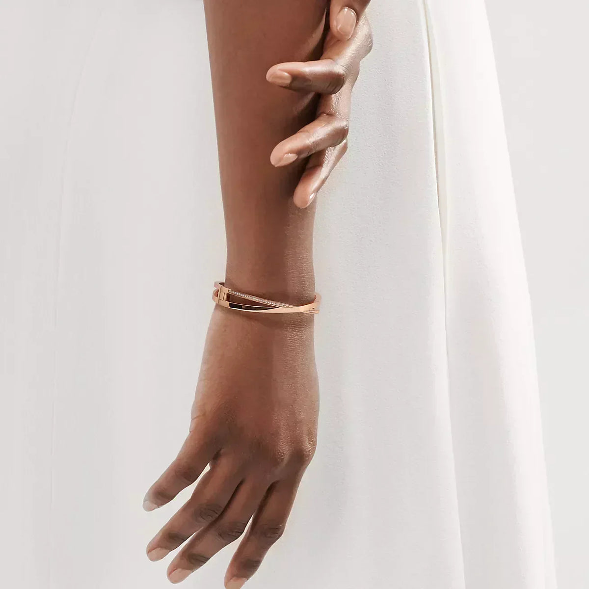 [Dawnora Jewelry]NARROW HINGED BANGLEIN WITH DIAMONDS SMALL